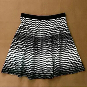 Chelsea & Theodore Black & White Skater Check Sweater Skirt SZ M